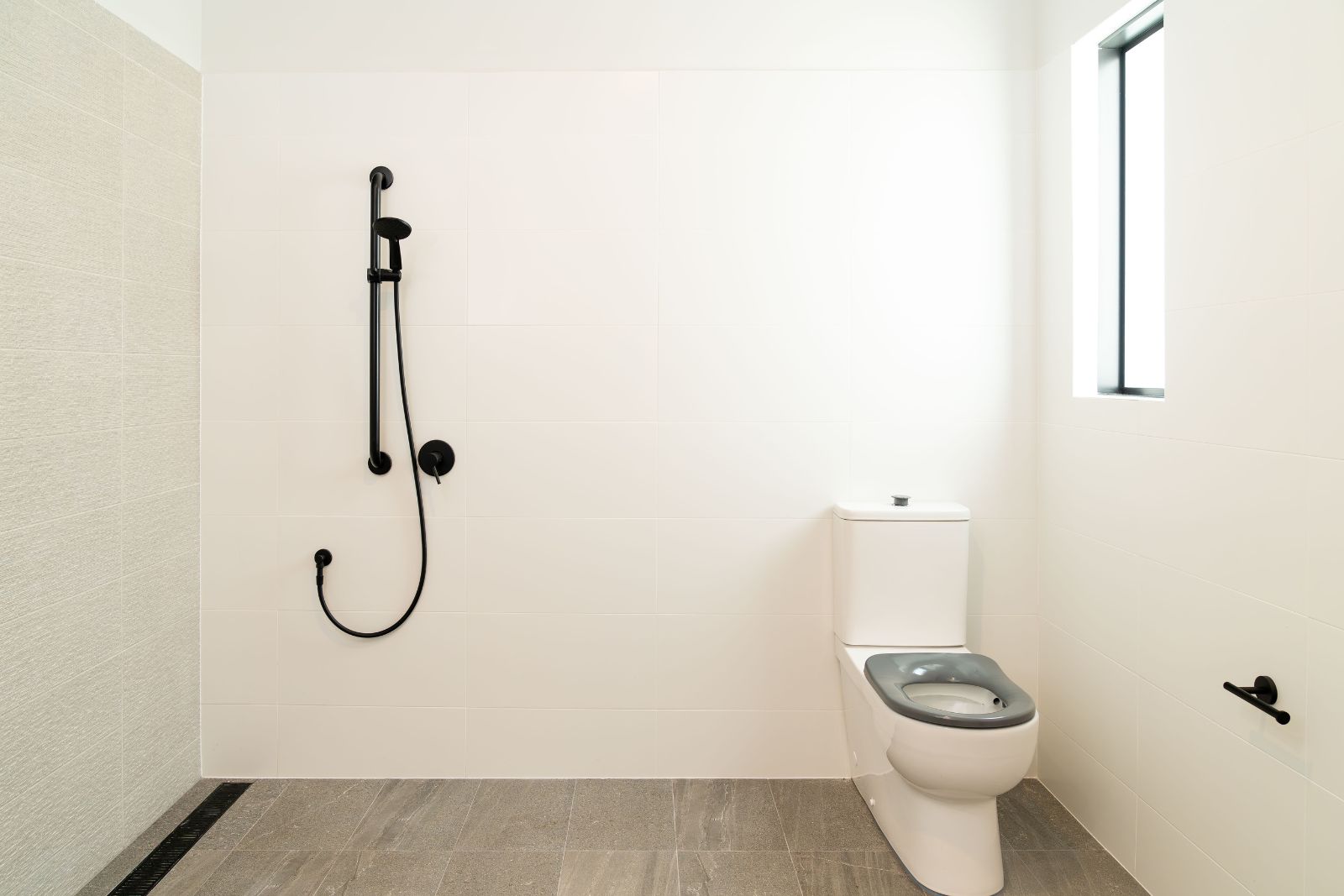 Option to Live with Family! Independence and Accessibility. Disability Accommodation — Home image 17