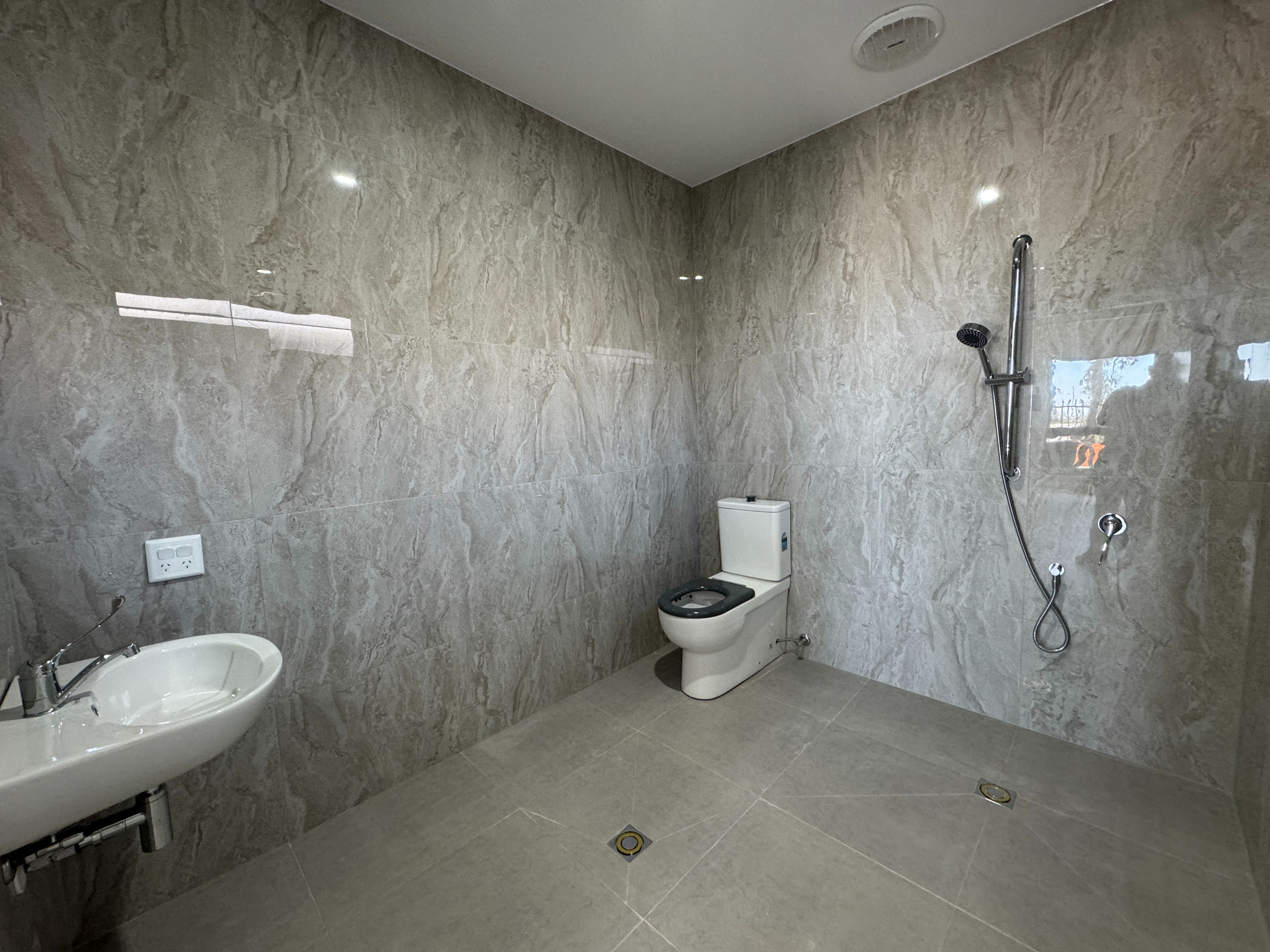 HPS SDA HOUSE CLOSE TO MODBURY HOSPITAL AND SHOPPING HUB — Home image 3