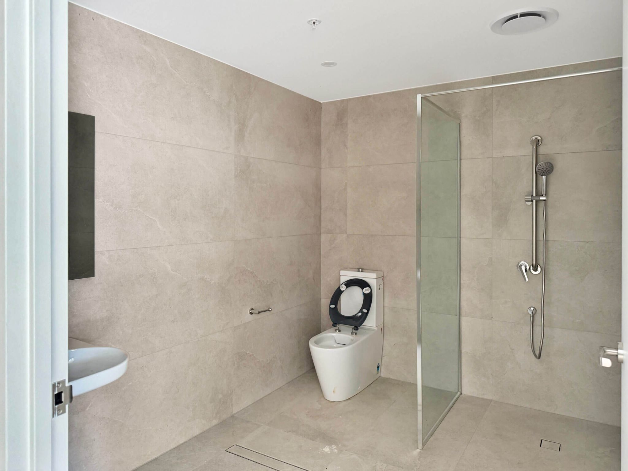 Leumeah Apartment — Home image 5