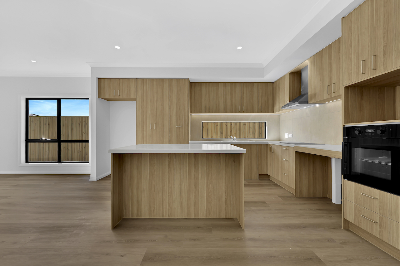 Spacious & Modern | 3+OOA Robust SDA Home in Wollert — Home image 4