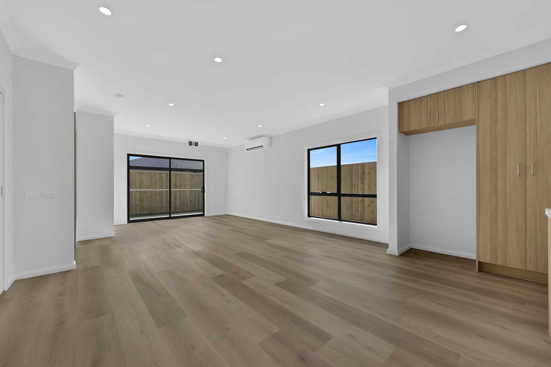 Spacious & Modern | 3+OOA Robust SDA Home in Wollert — Home image 7