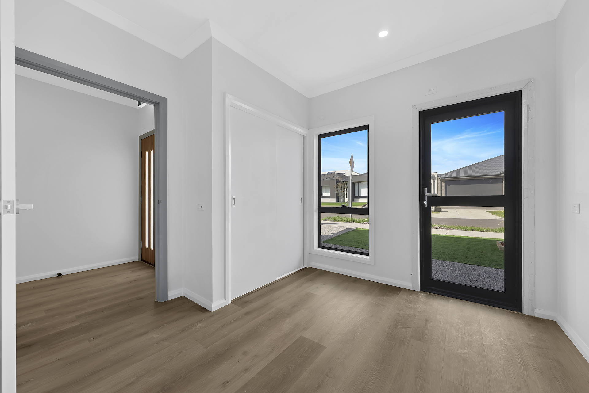 Spacious & Modern | 3+OOA Robust SDA Home in Wollert — Home image 8