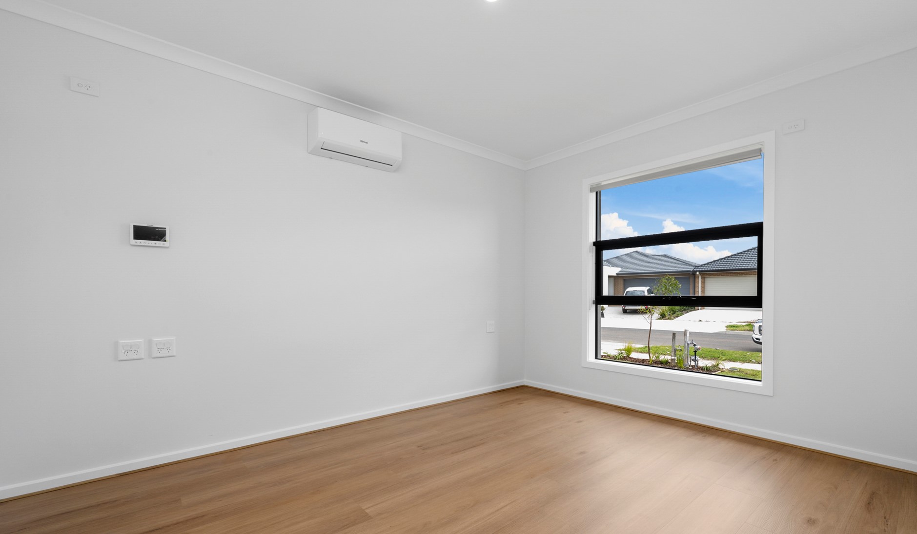Seeking Housemate - IL, FA or HPS in Truganina! — Home image 4