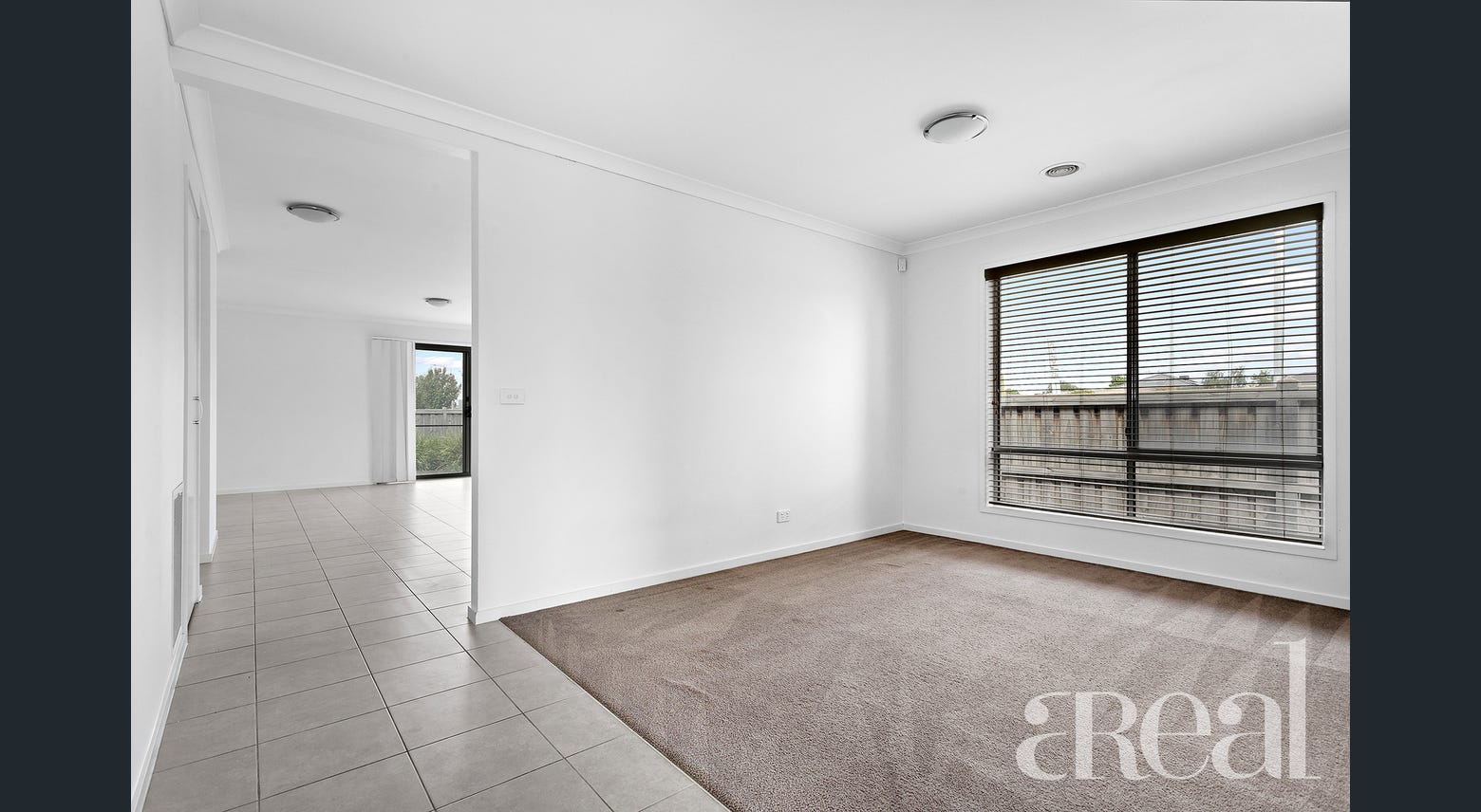 Cosy & Bright, What a delight!!  SIL1:3 - 1 Vacancy Available — Home image 7