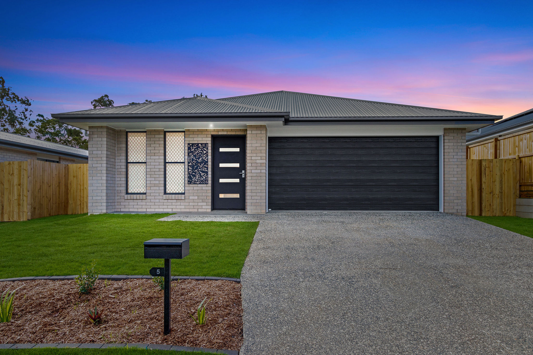 Gleneagle, Beaudesert QLD - Robust House — Home image 5