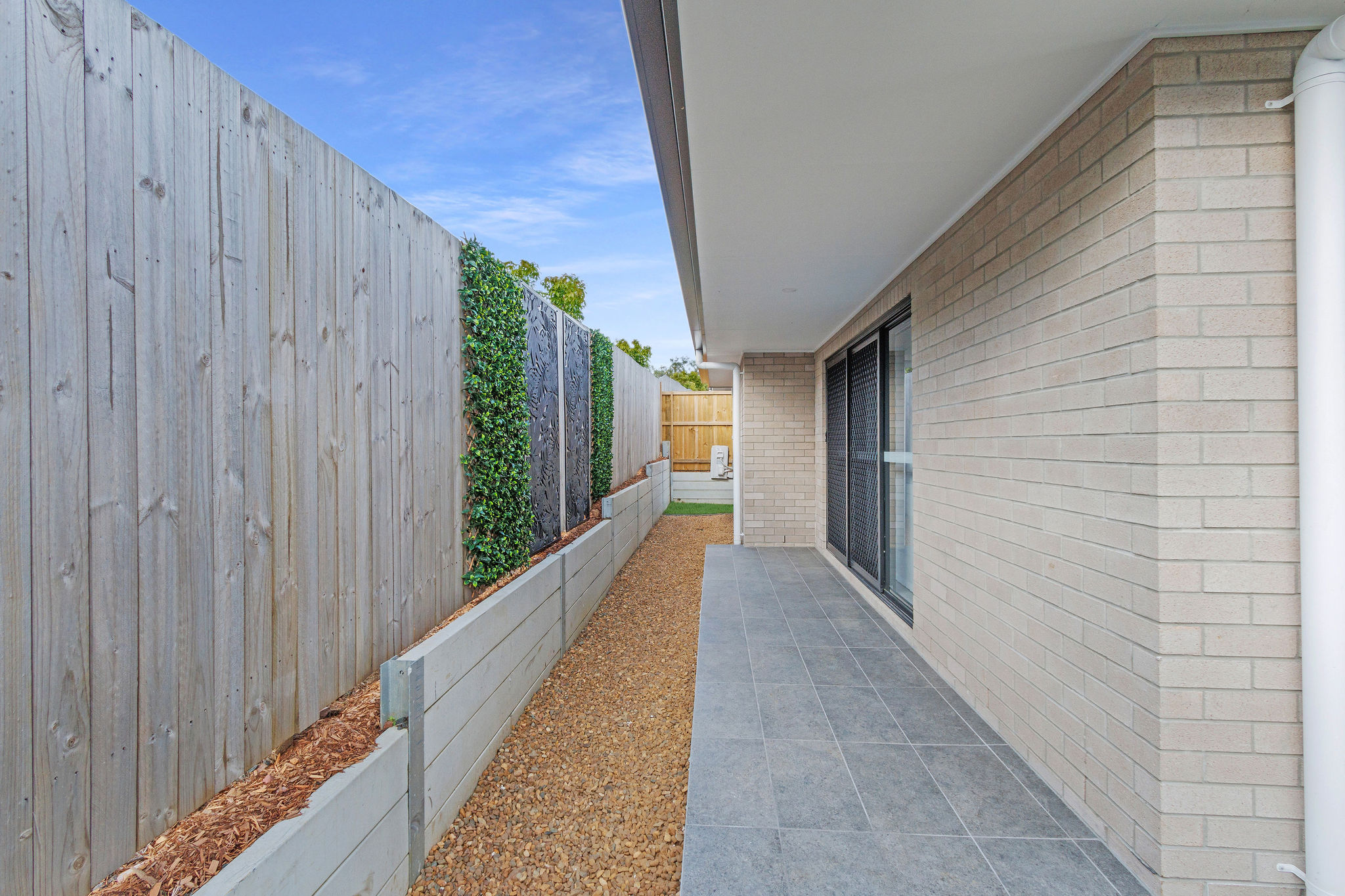Gleneagle, Beaudesert QLD - Robust House — Home image 9