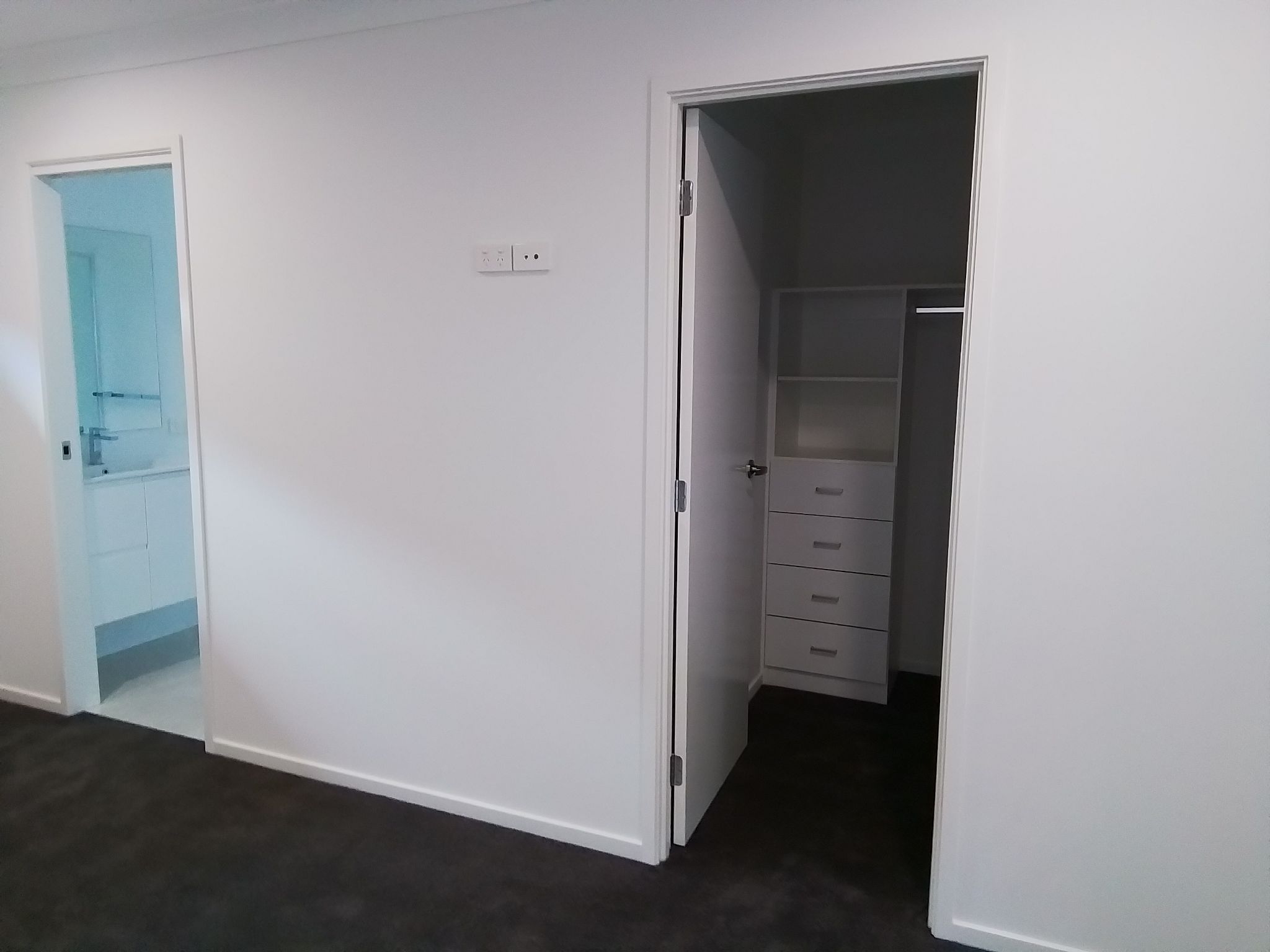 New Modern Home - Currently Unoccupied — Home image 3