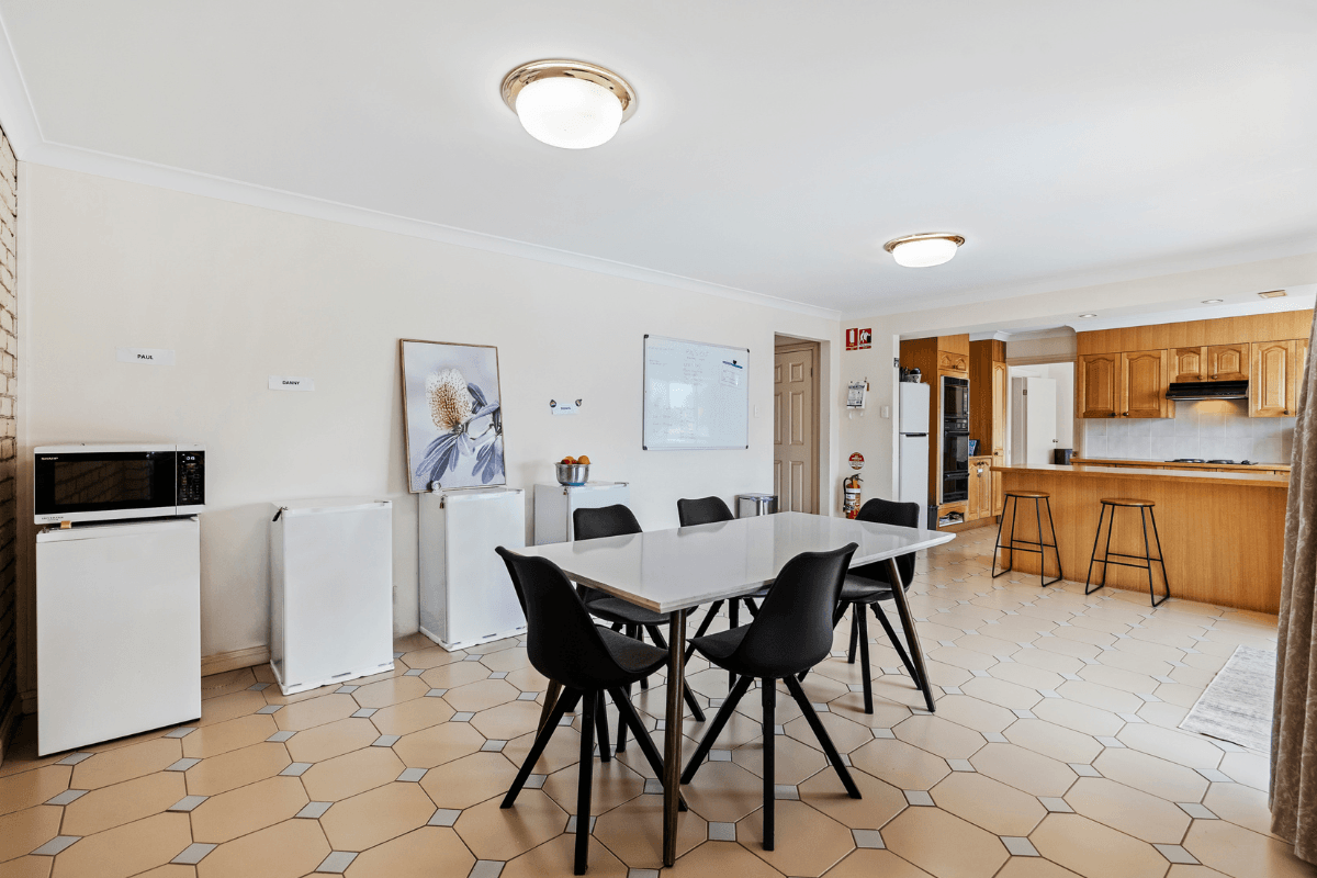 Spacious Mermaid Waters home in the heart of the Gold Coast! — Home image 6