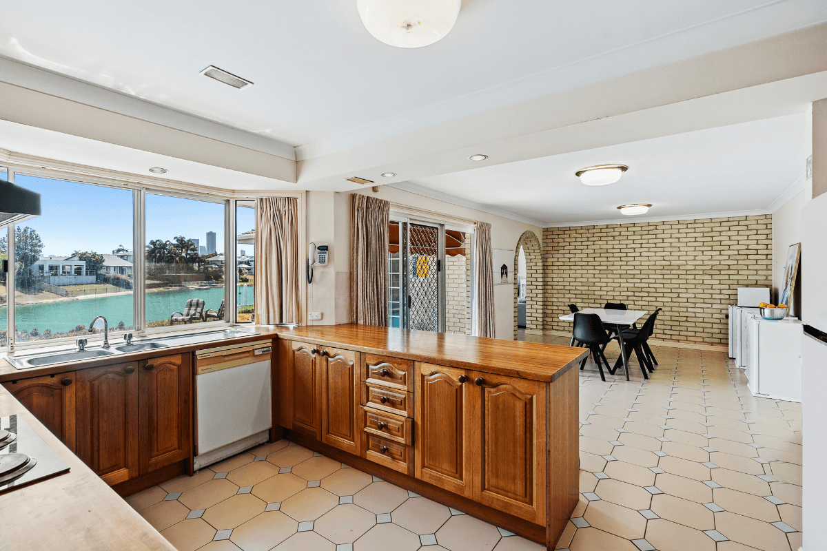 Spacious Mermaid Waters home in the heart of the Gold Coast! — Home image 9