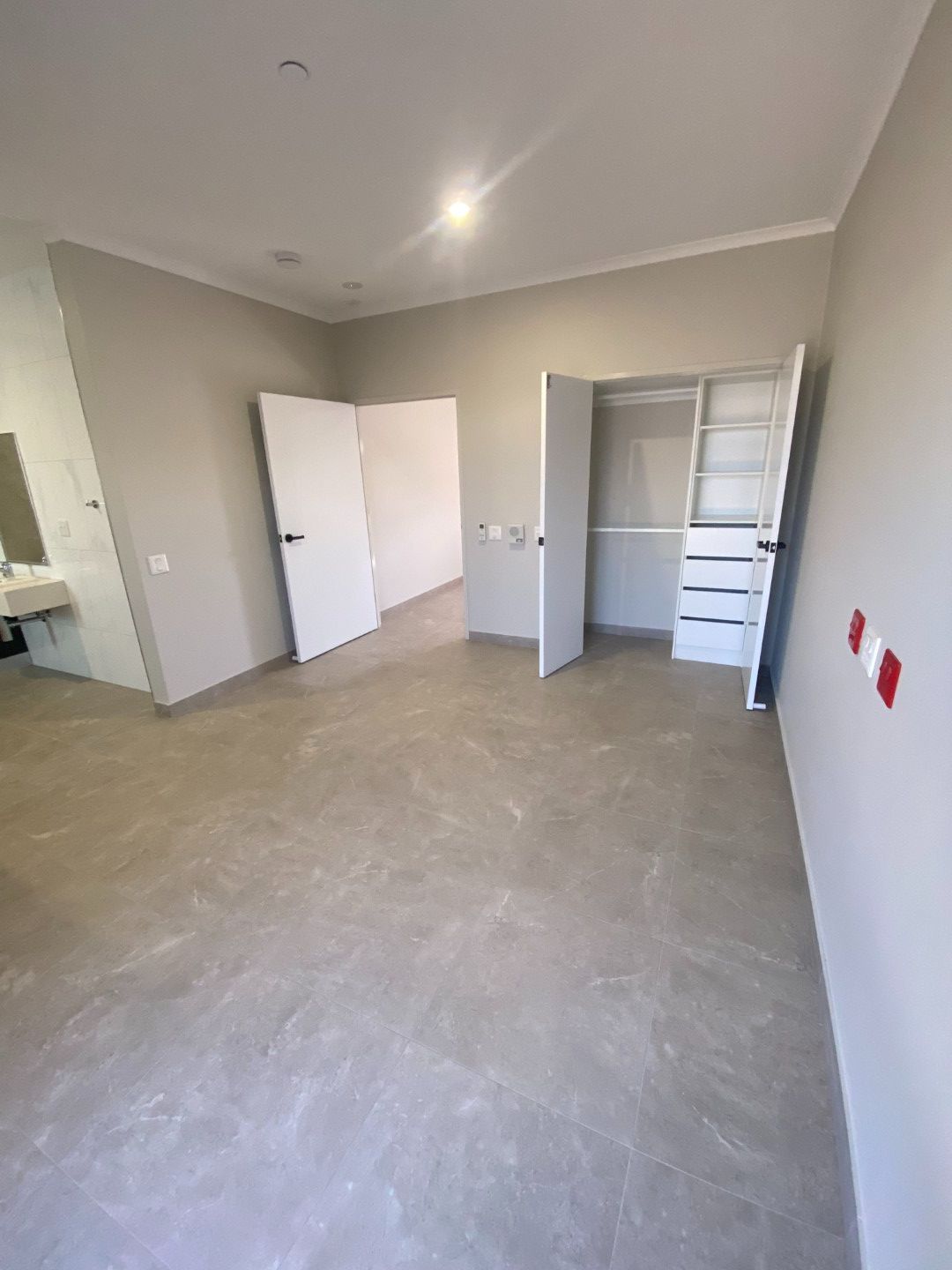 3 BR Home, High Physical Support, with Onsite Overnight Assistance – Lee Point — Home image 13
