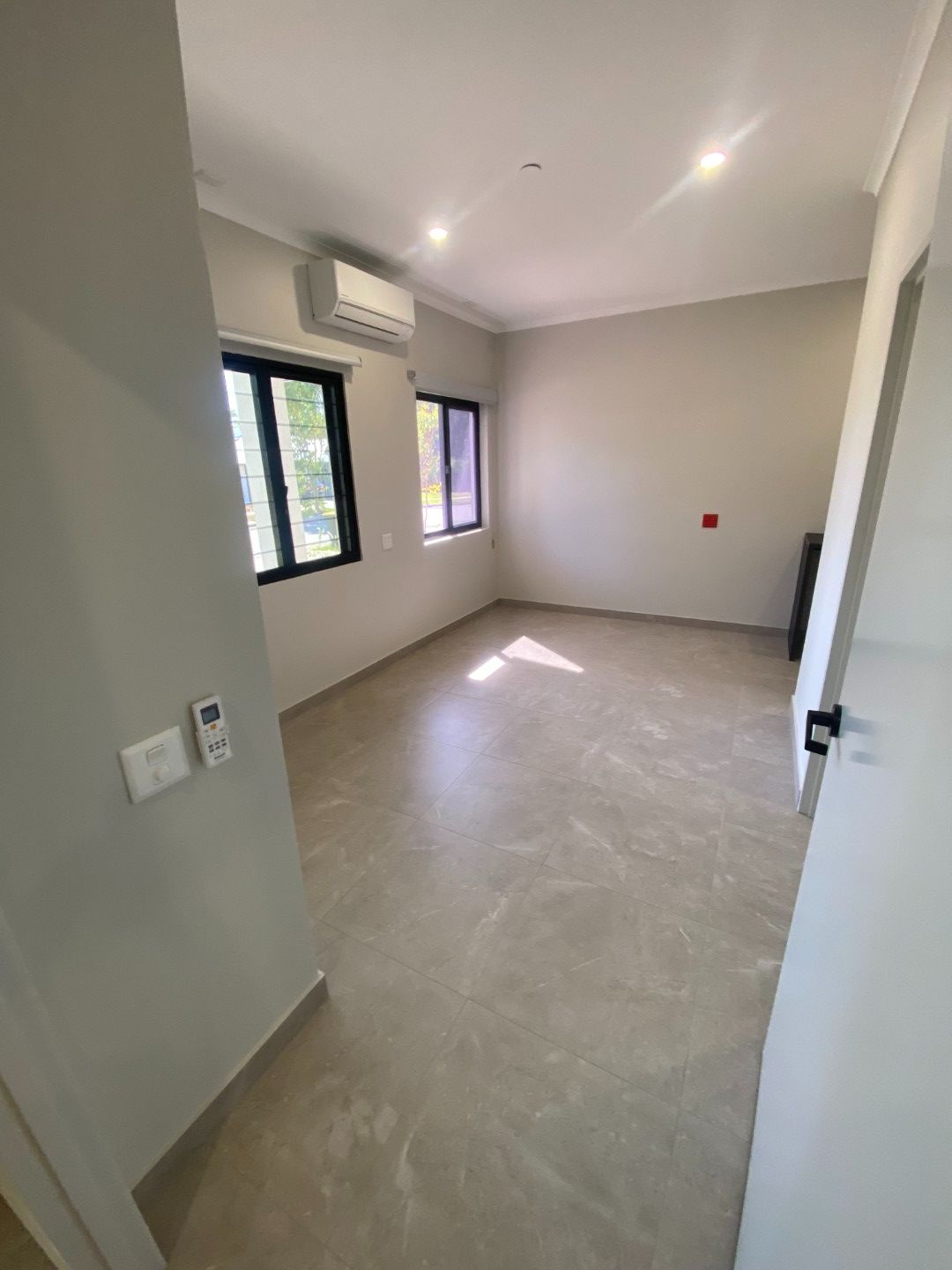 3 BR Home, High Physical Support, with Onsite Overnight Assistance – Lee Point — Home image 14