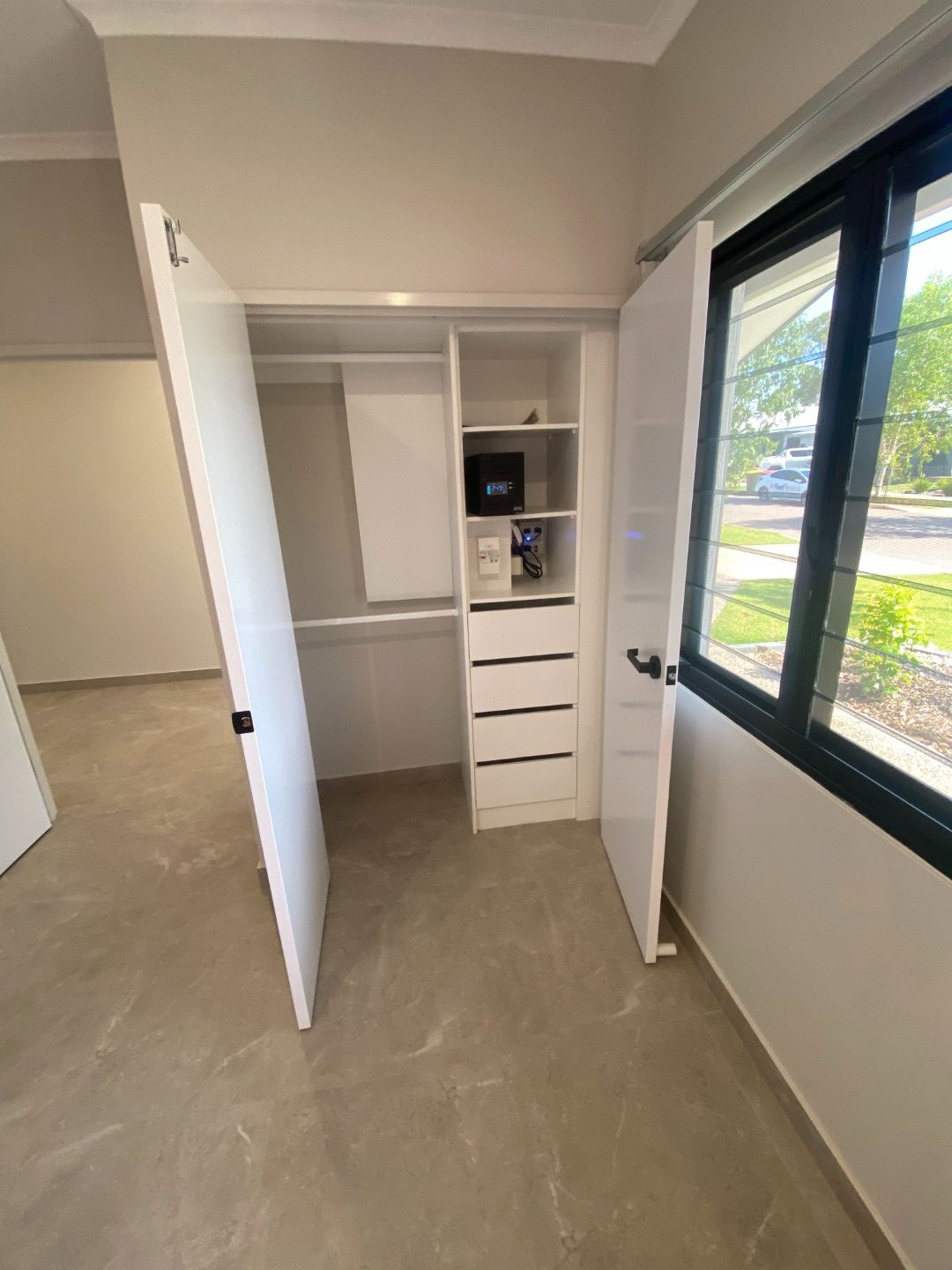 3 BR Home, High Physical Support, with Onsite Overnight Assistance – Lee Point — Home image 19