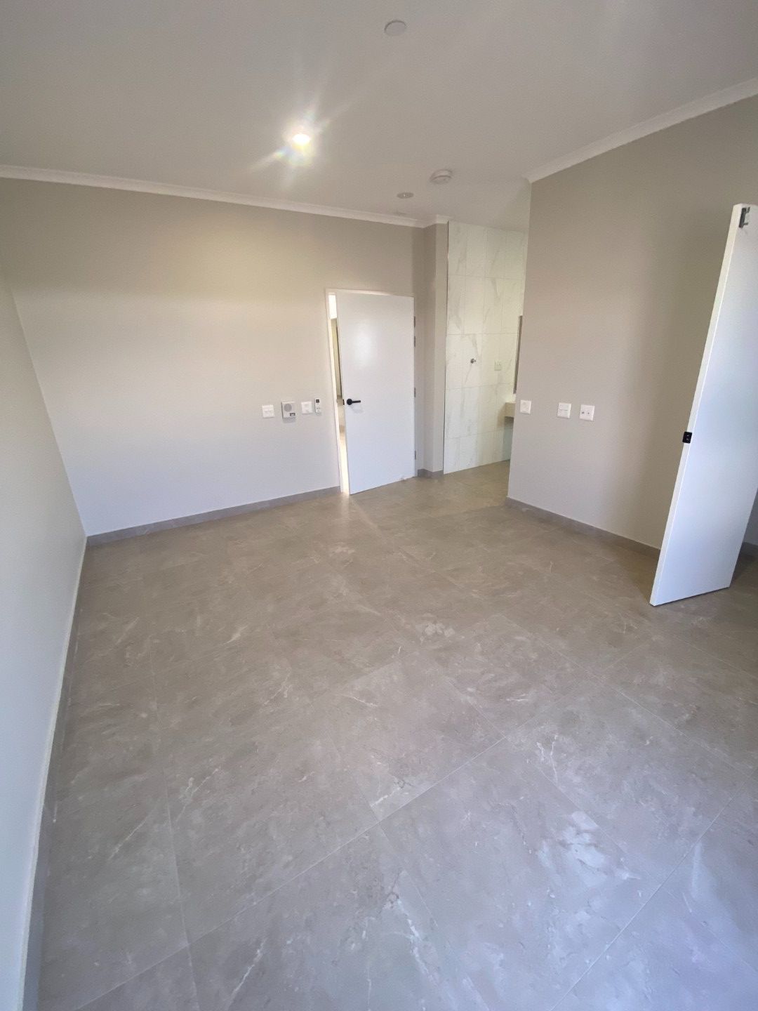 3 BR Home, High Physical Support, with Onsite Overnight Assistance – Lee Point — Home image 24