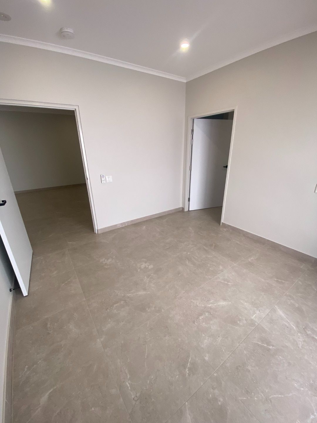 3 BR Home, High Physical Support, with Onsite Overnight Assistance – Lee Point — Home image 25