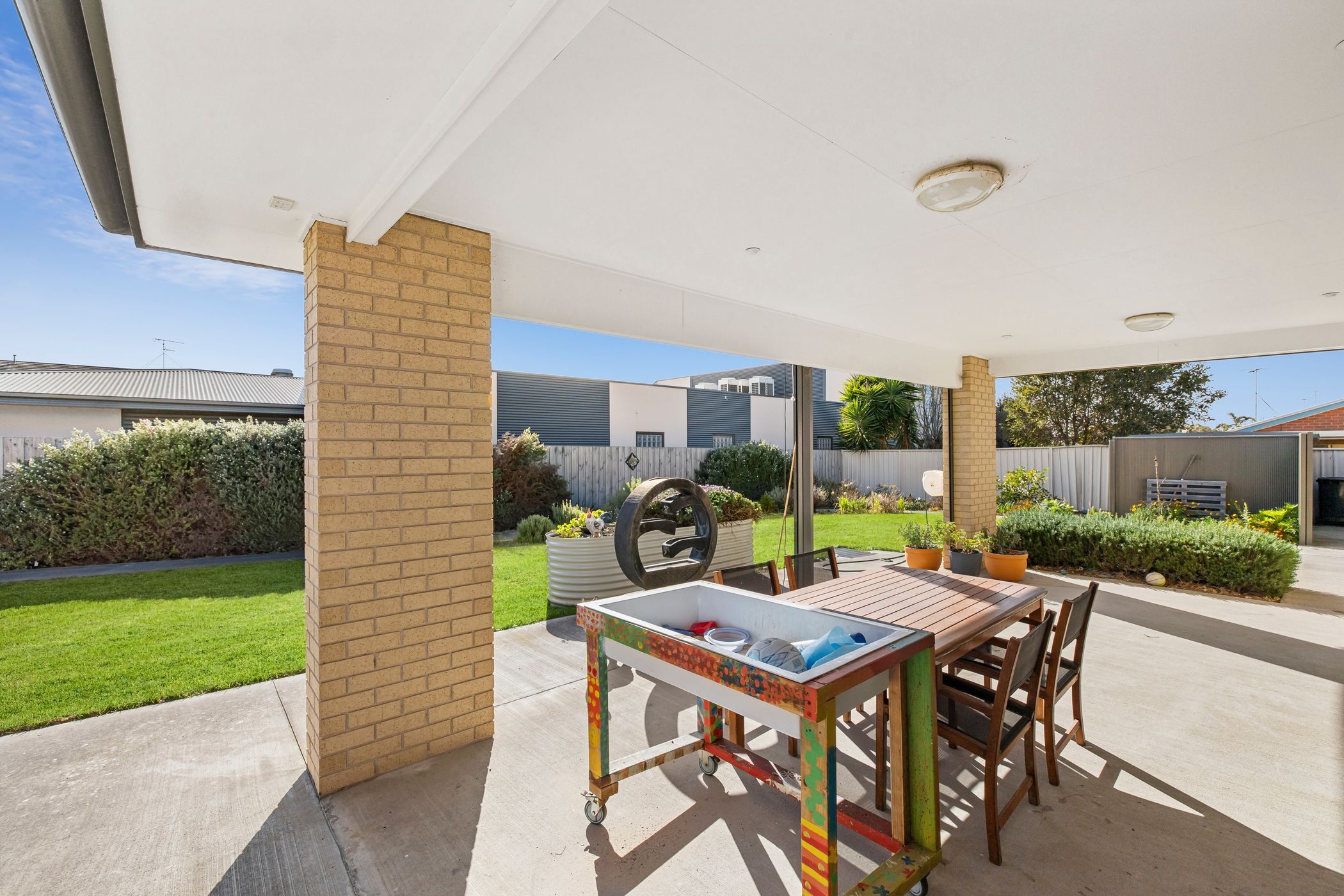 Lovely home with a spacious and shaded backyard — Home image 11