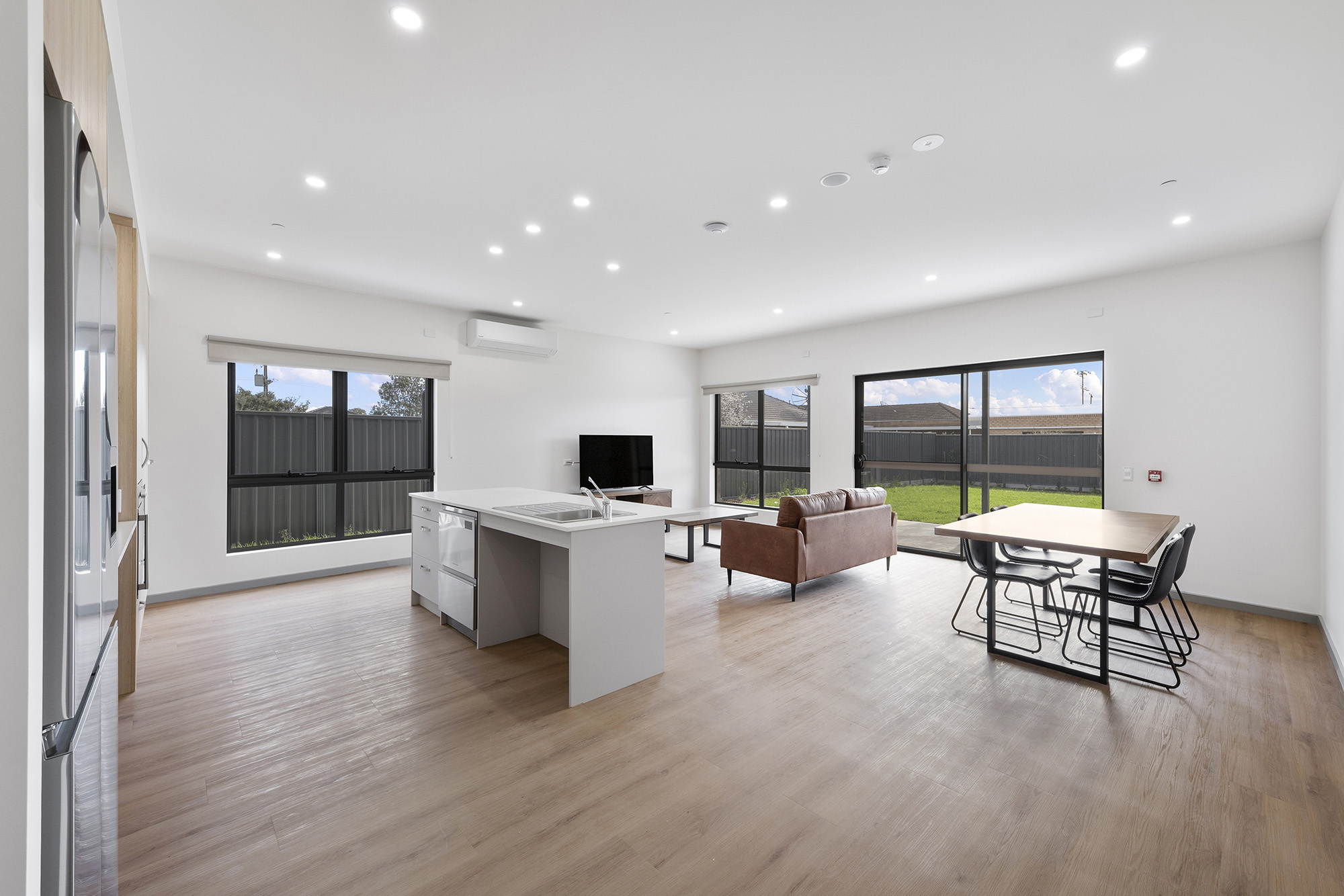Be in vibrant Henley Square in under 10 minutes! — Home image 3