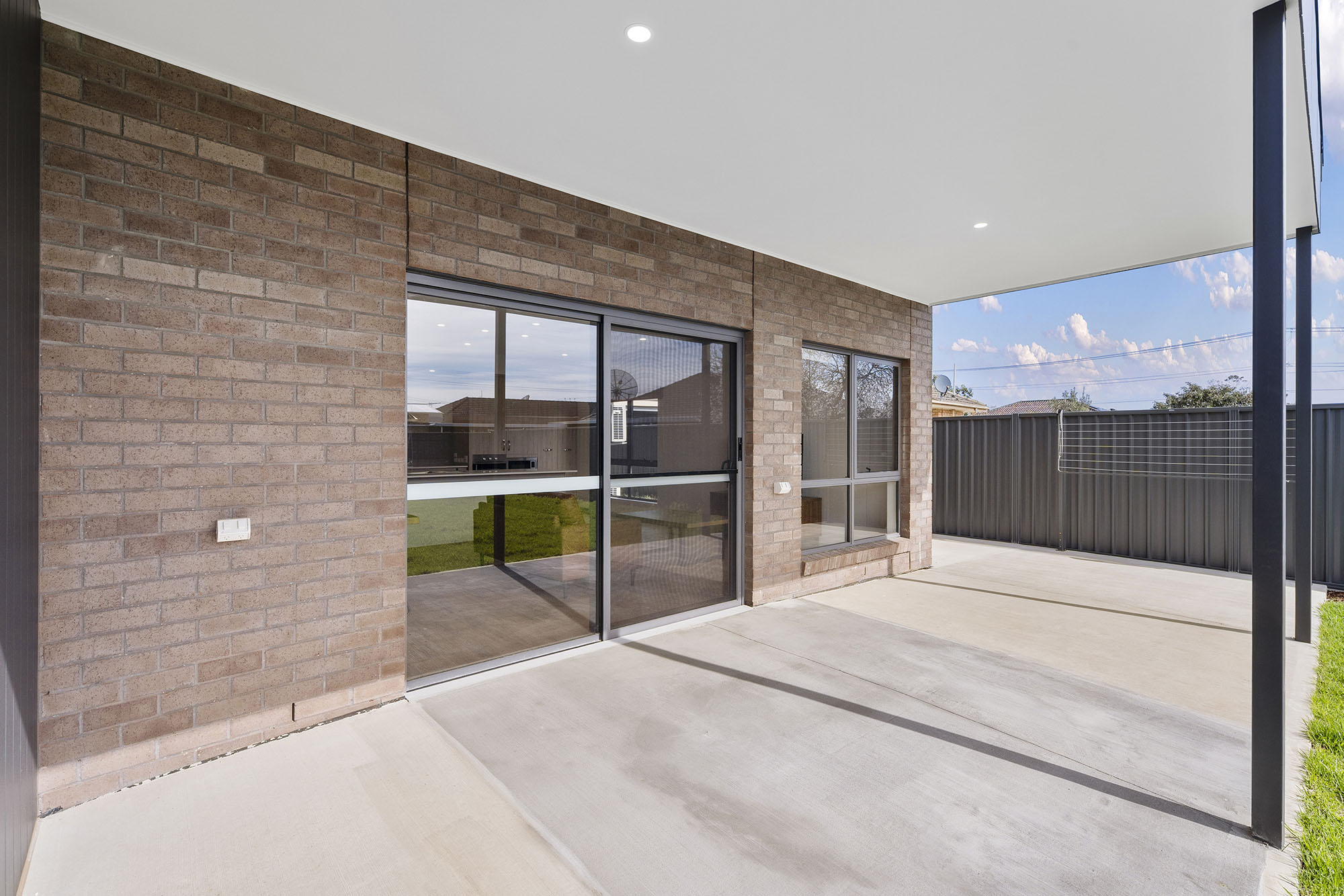 Be in vibrant Henley Square in under 10 minutes! — Home image 6