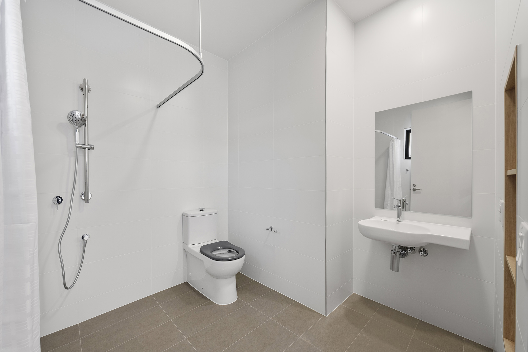 Be in vibrant Henley Square in under 10 minutes! — Home image 8