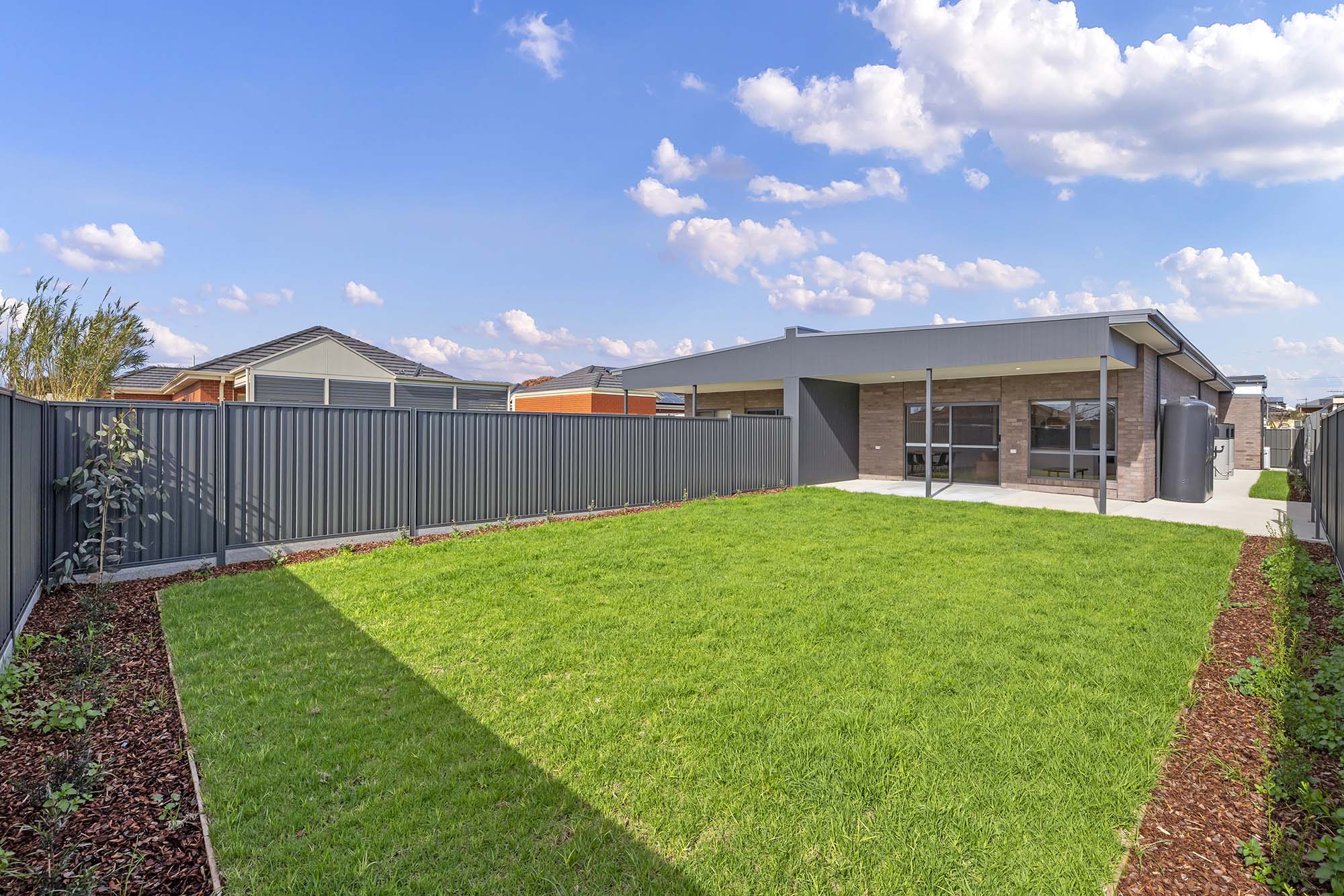 Be in vibrant Henley Square in under 10 minutes! — Home image 11