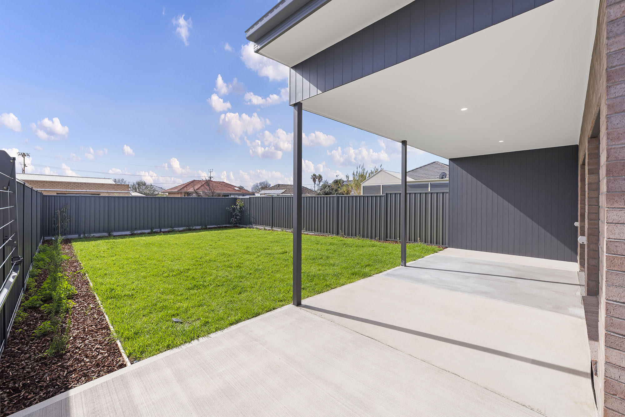 Be in vibrant Henley Square in under 10 minutes! — Home image 14