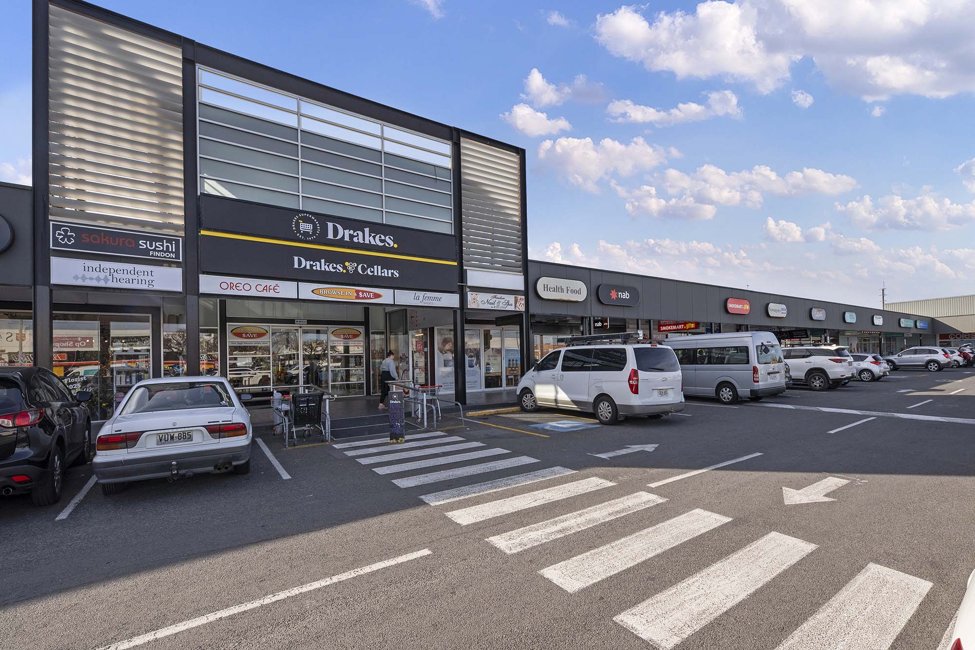 Be in vibrant Henley Square in under 10 minutes! — Home image 21