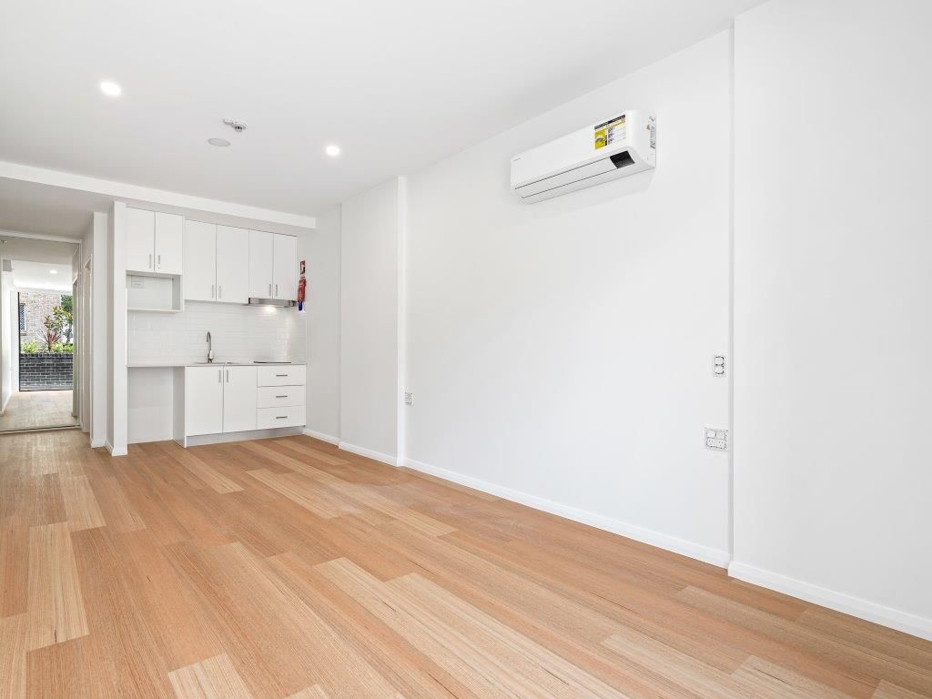 PARRAMATTA APARTMENTS - Beautiful, Homey, Modern Styled Home! — Home image 2