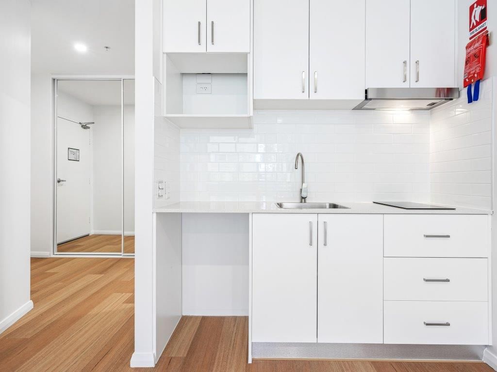 PARRAMATTA APARTMENTS - Beautiful, Homey, Modern Styled Home! — Home image 3