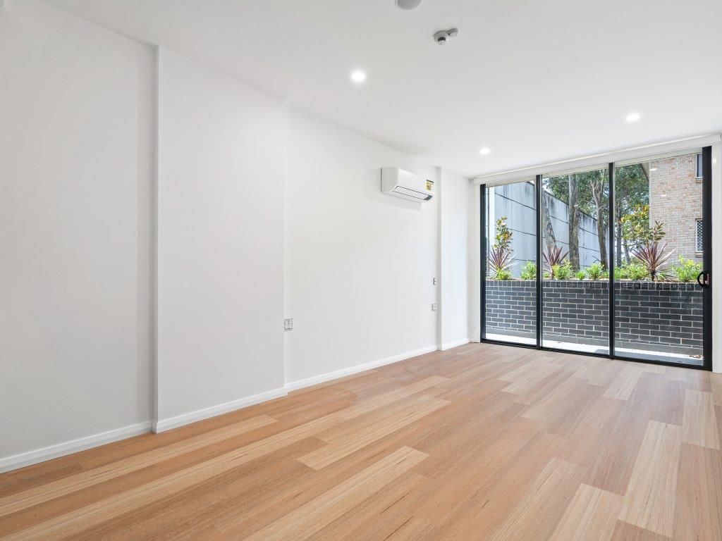 PARRAMATTA APARTMENTS - Beautiful, Homey, Modern Styled Home! — Home image 7