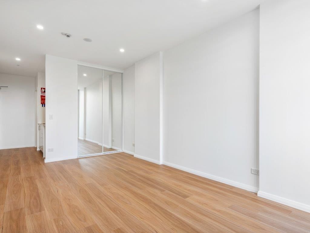 PARRAMATTA APARTMENTS - Beautiful, Homey, Modern Styled Home! — Home image 8