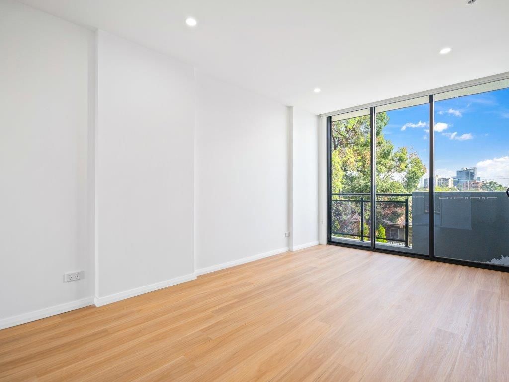 PARRAMATTA APARTMENTS - Beautiful, Homey, Modern Styled Home! — Home image 12