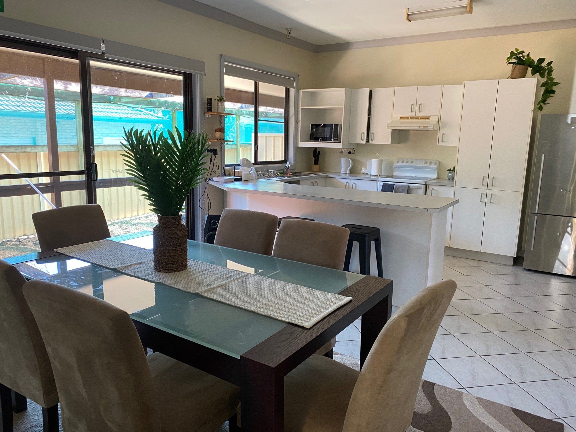 Cosy, friendly accommodation in Oxley Park NSW — Home image 4