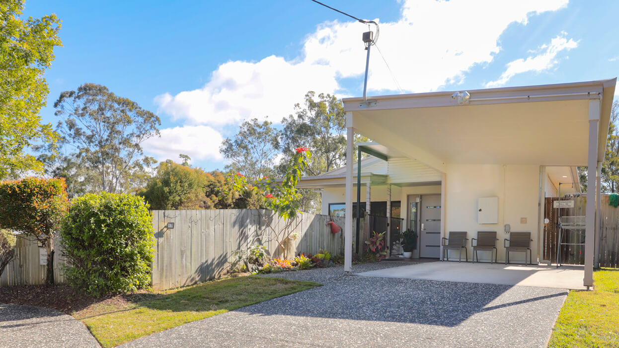 Modern SIL home in a quiet cul-de-sac in Redbank Plains — Home image 2