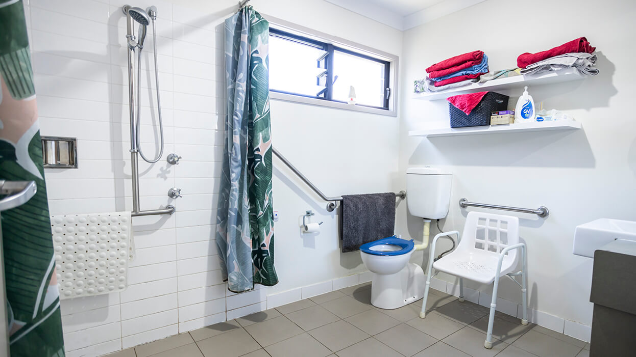 Modern SIL home in a quiet cul-de-sac in Redbank Plains — Home image 3