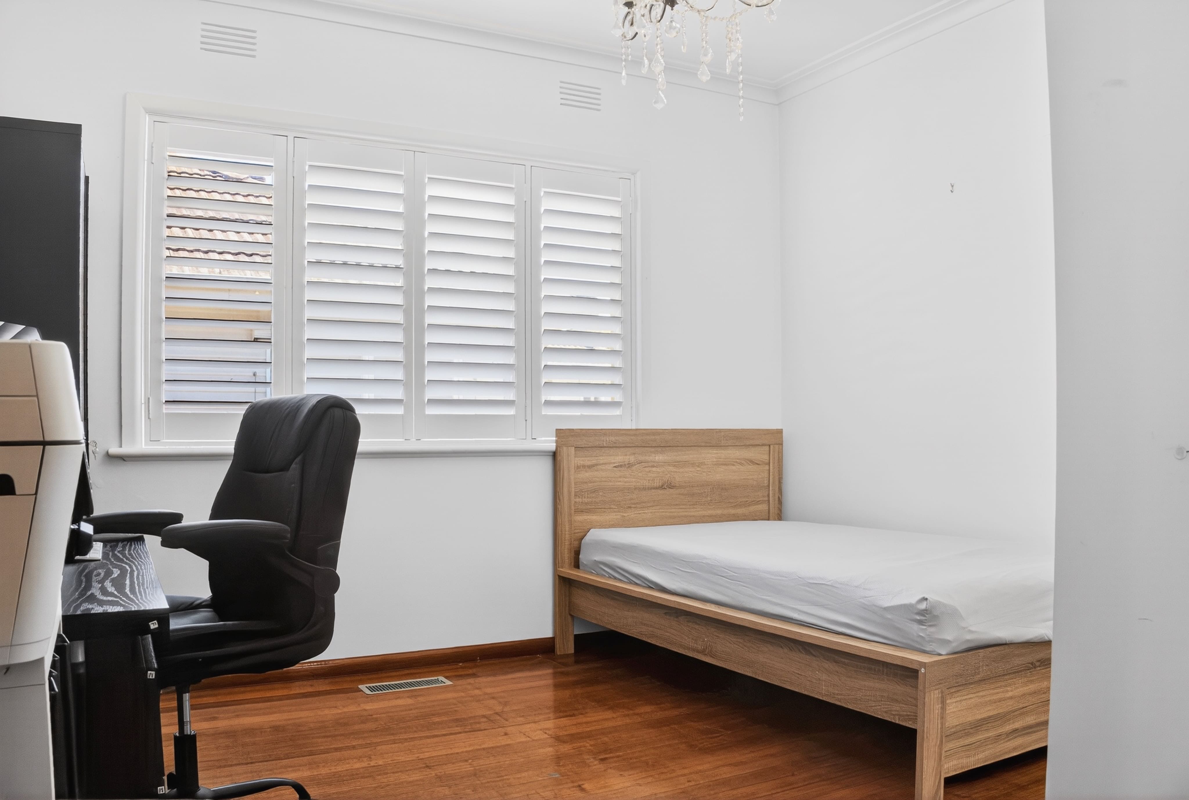 Unique character home in Ardeer central to public transport — Home image 7