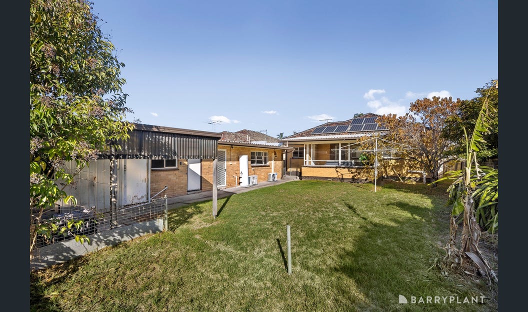 Unique character home in Ardeer central to public transport — Home image 3