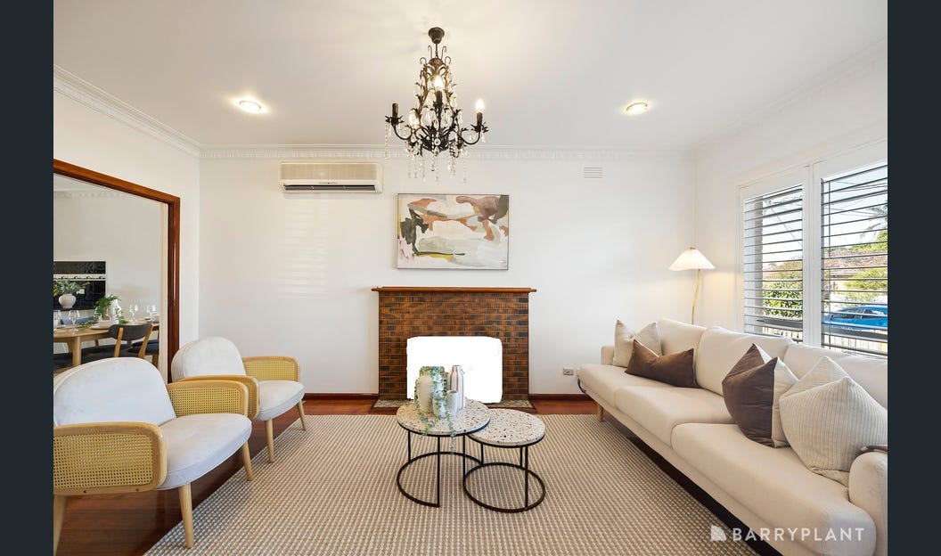 Unique character home in Ardeer central to public transport — Home image 8