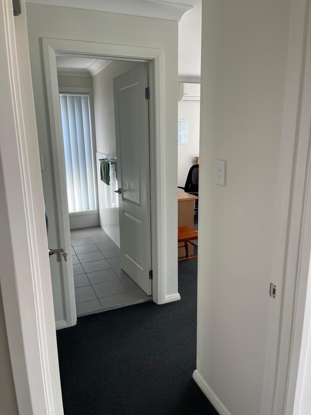 ILO / 1:2 SIL- Peaceful Living in a Quiet Residential Setting — Home image 2