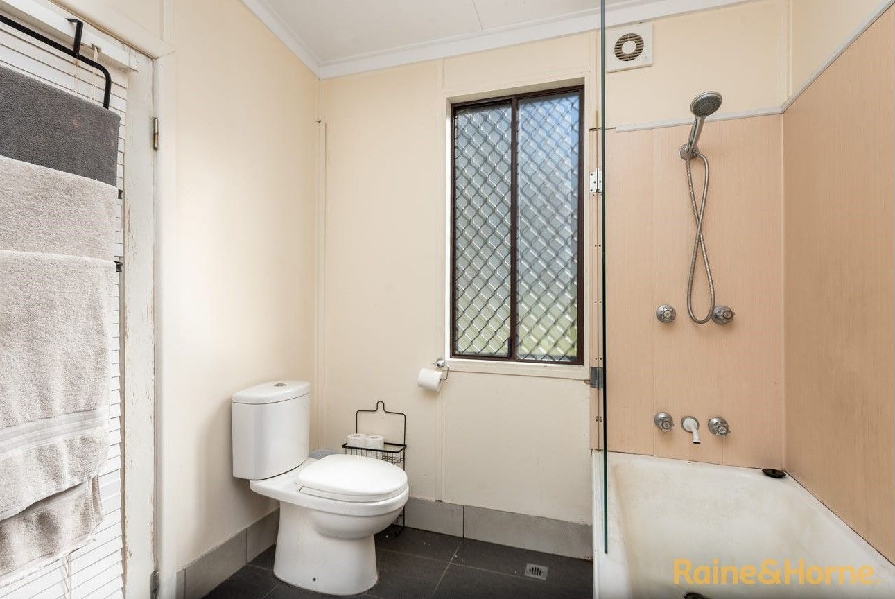 Lovely Armidale cottage — Home image 6