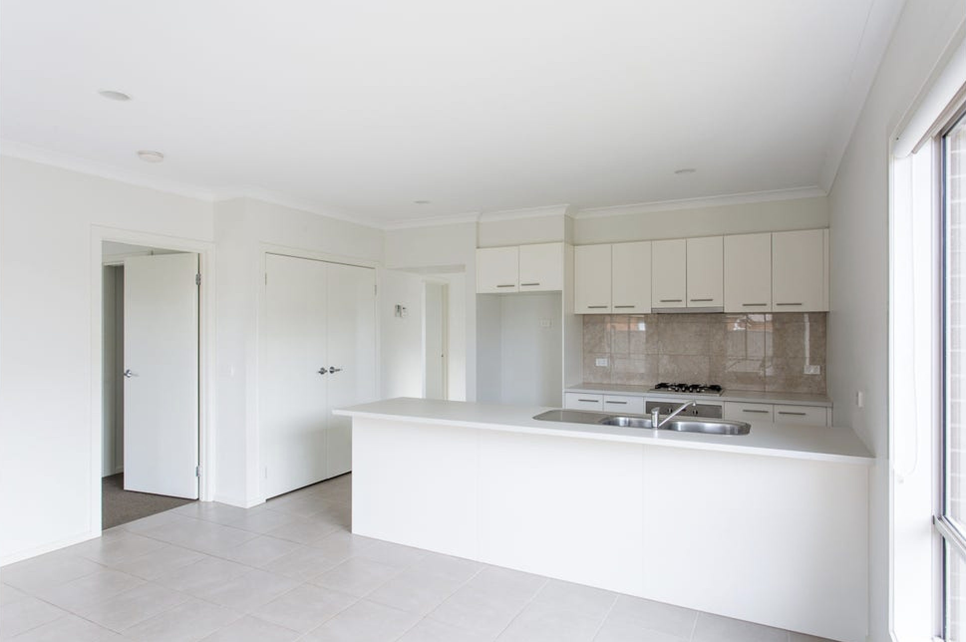 1:3 SIL House — Home image 2