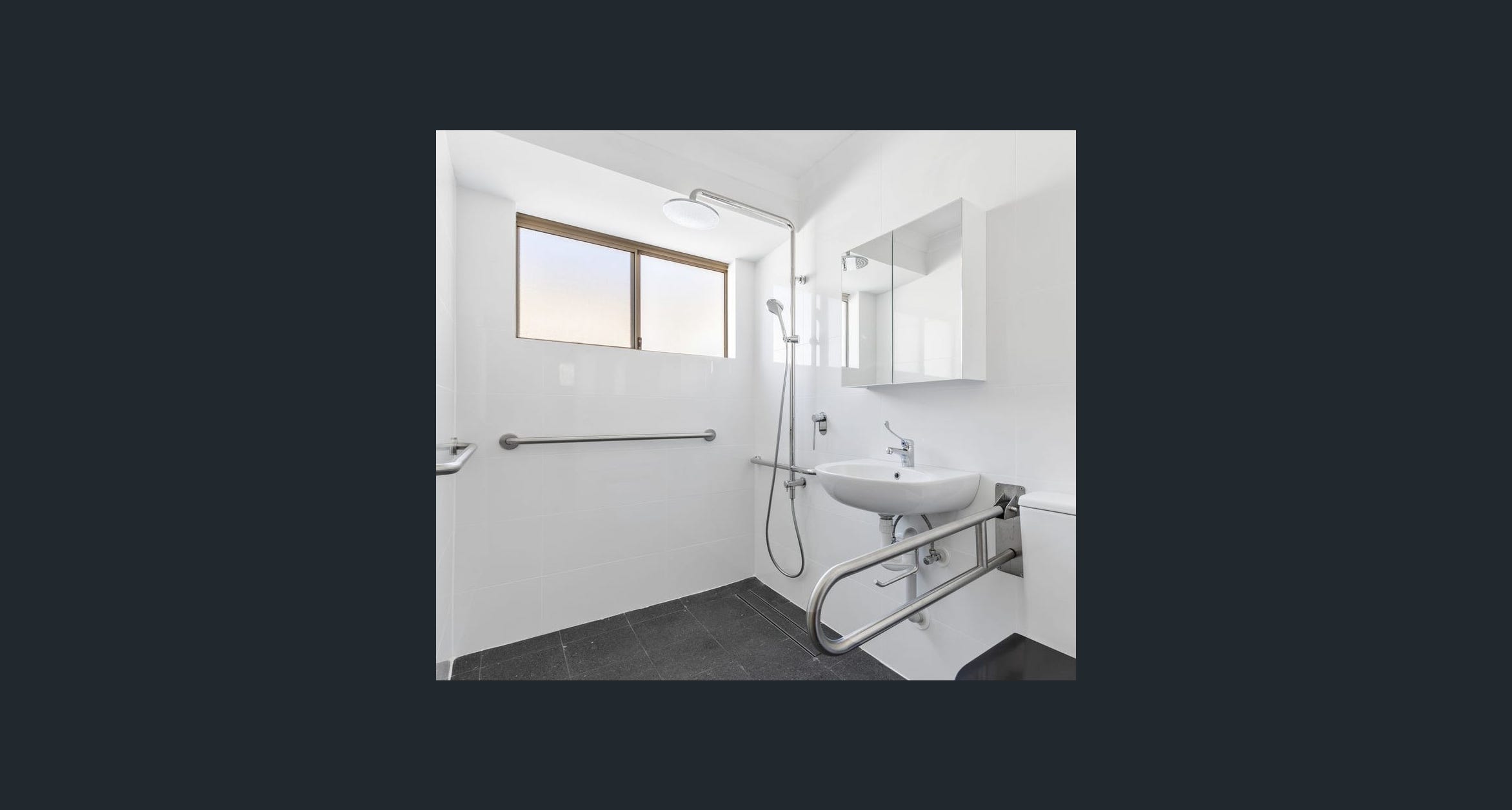 Supported independent living(SIL) Short Term (Respite) fully Accessible bathroom — Home image 2