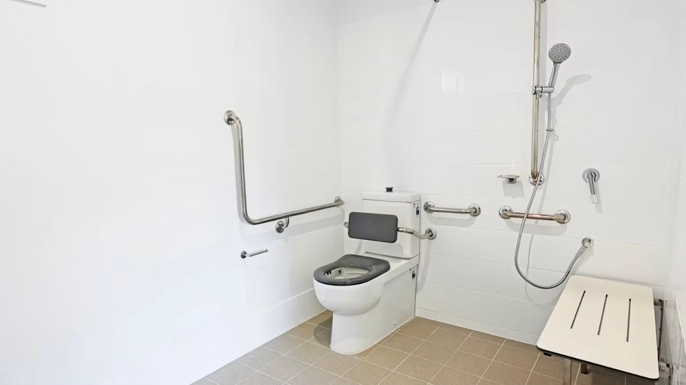 Modern & Convenient HPS Villa - South Toowoomba — Home image 3