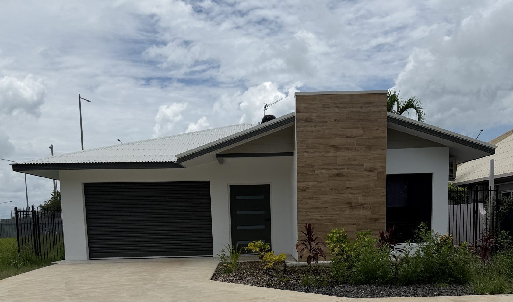 High Physical Support House, Woolner — Home image 2