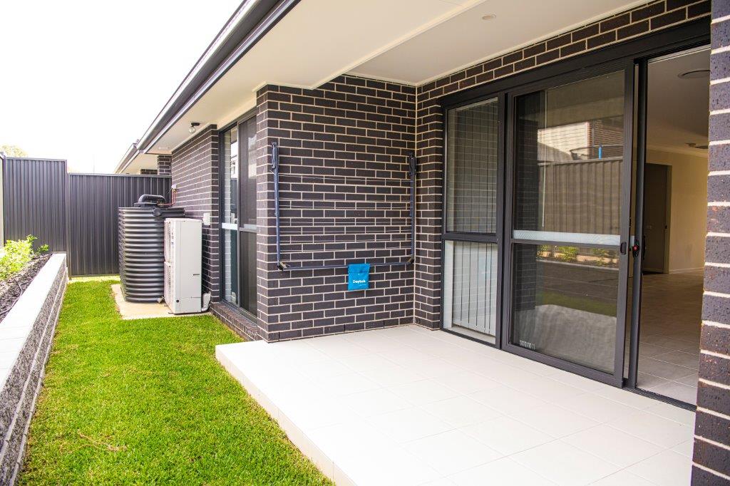 Robust Housing - Available now! — Home image 6
