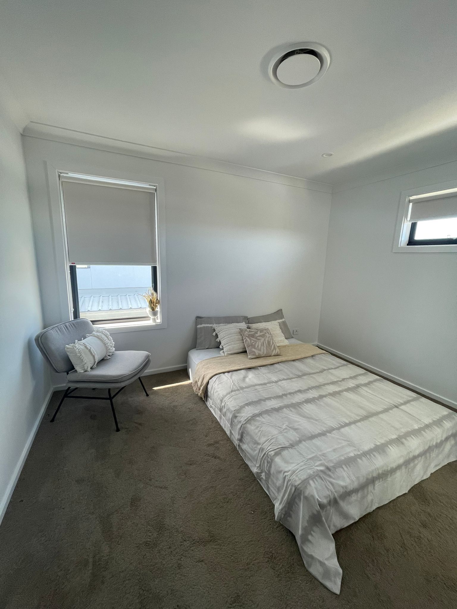 Beautiful SIL, STA/MTA Property - Oran Park — Home image 2