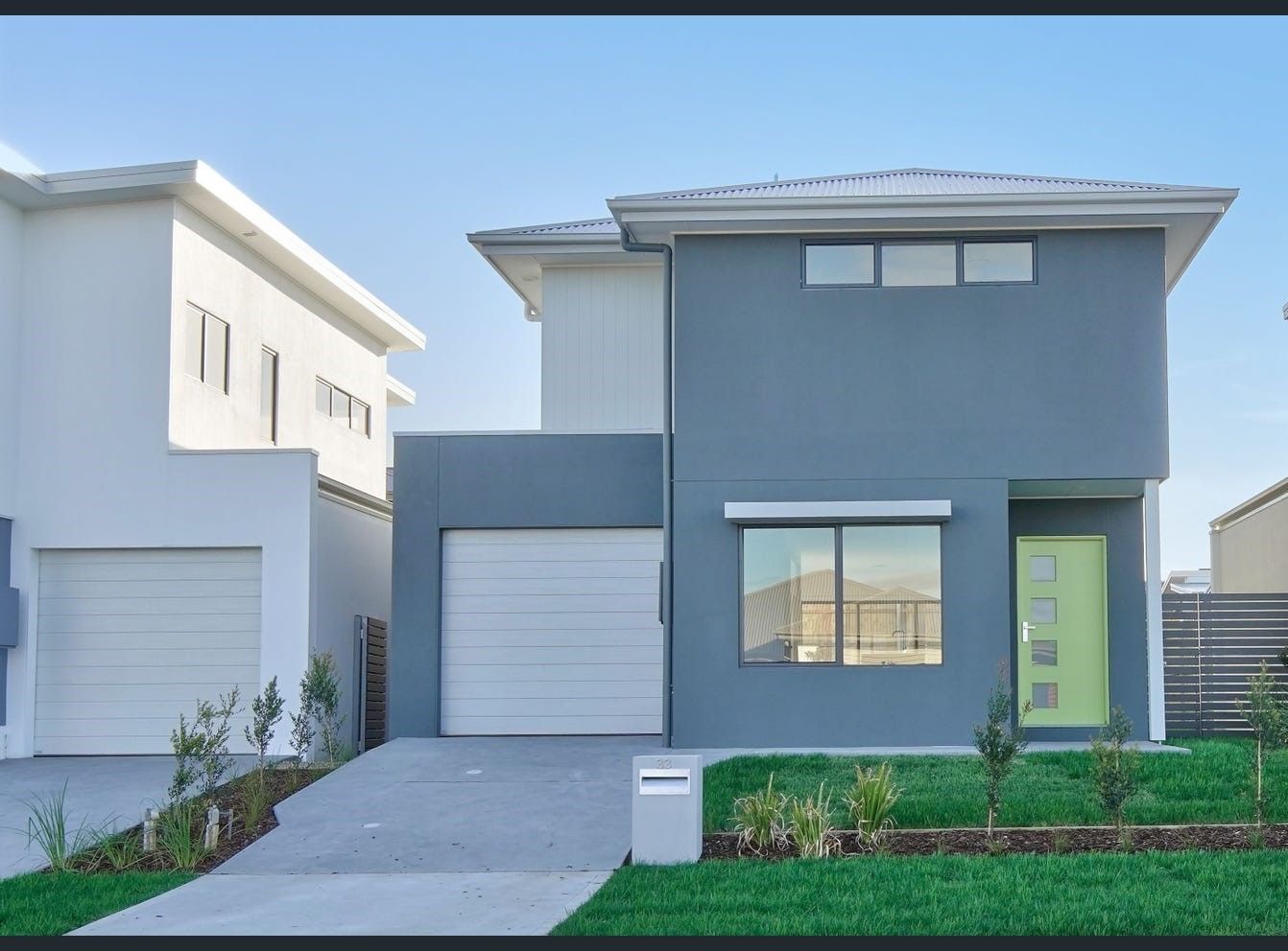 Beautiful SIL, STA/MTA Property - Oran Park — Home image 4