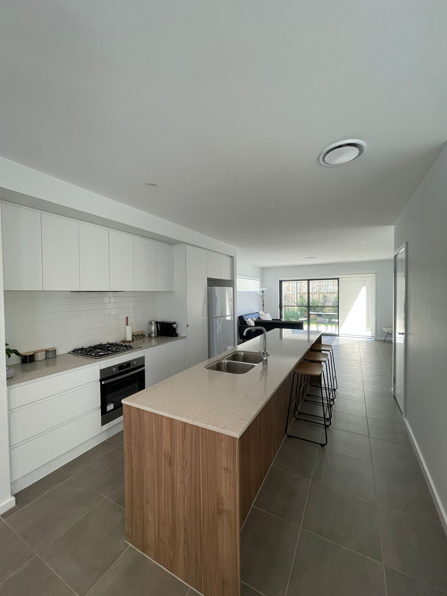 Beautiful SIL, STA/MTA Property - Oran Park — Home image 6