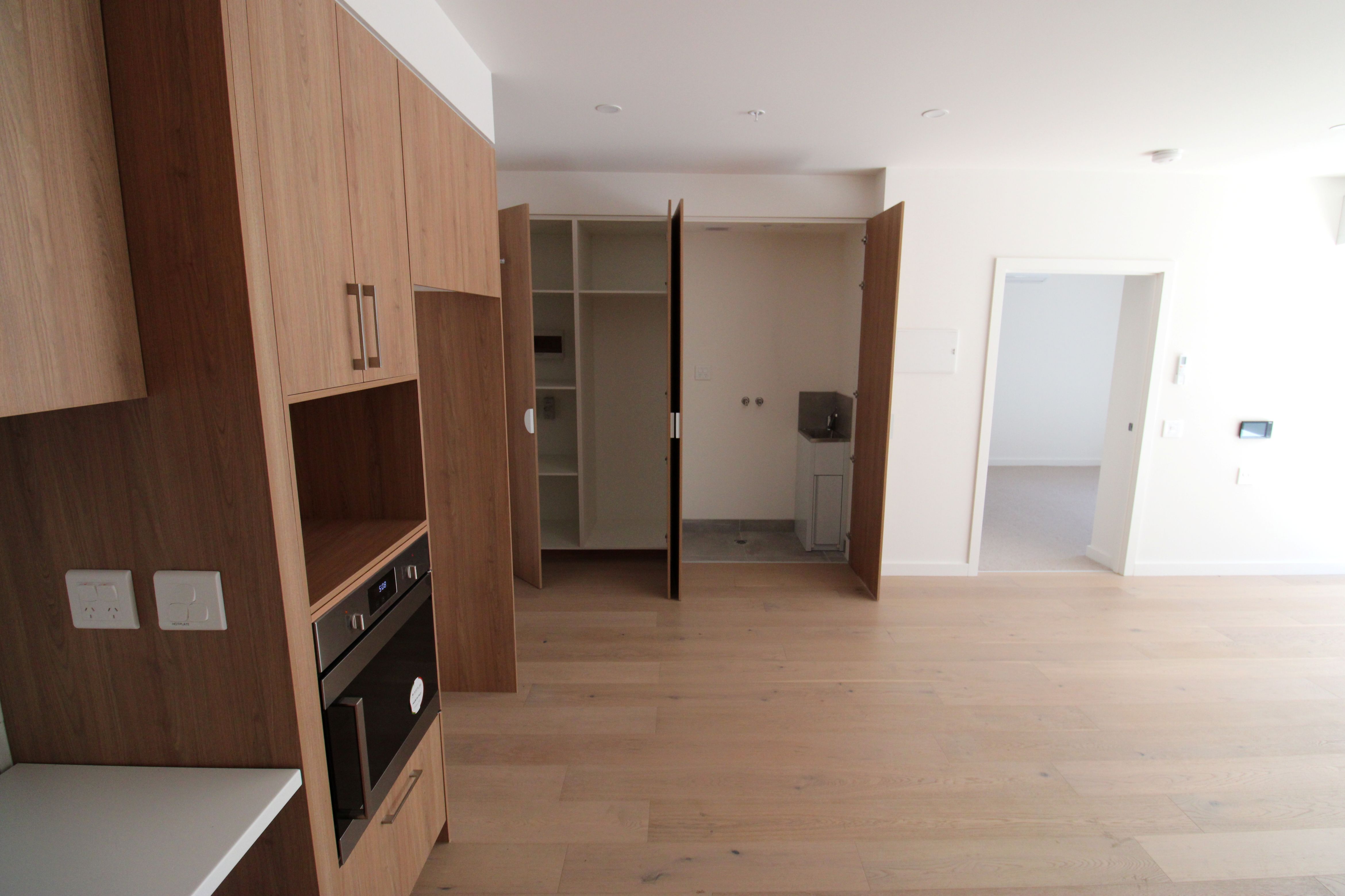 West Melbourne HPS 1:1 Apartments — Home image 8