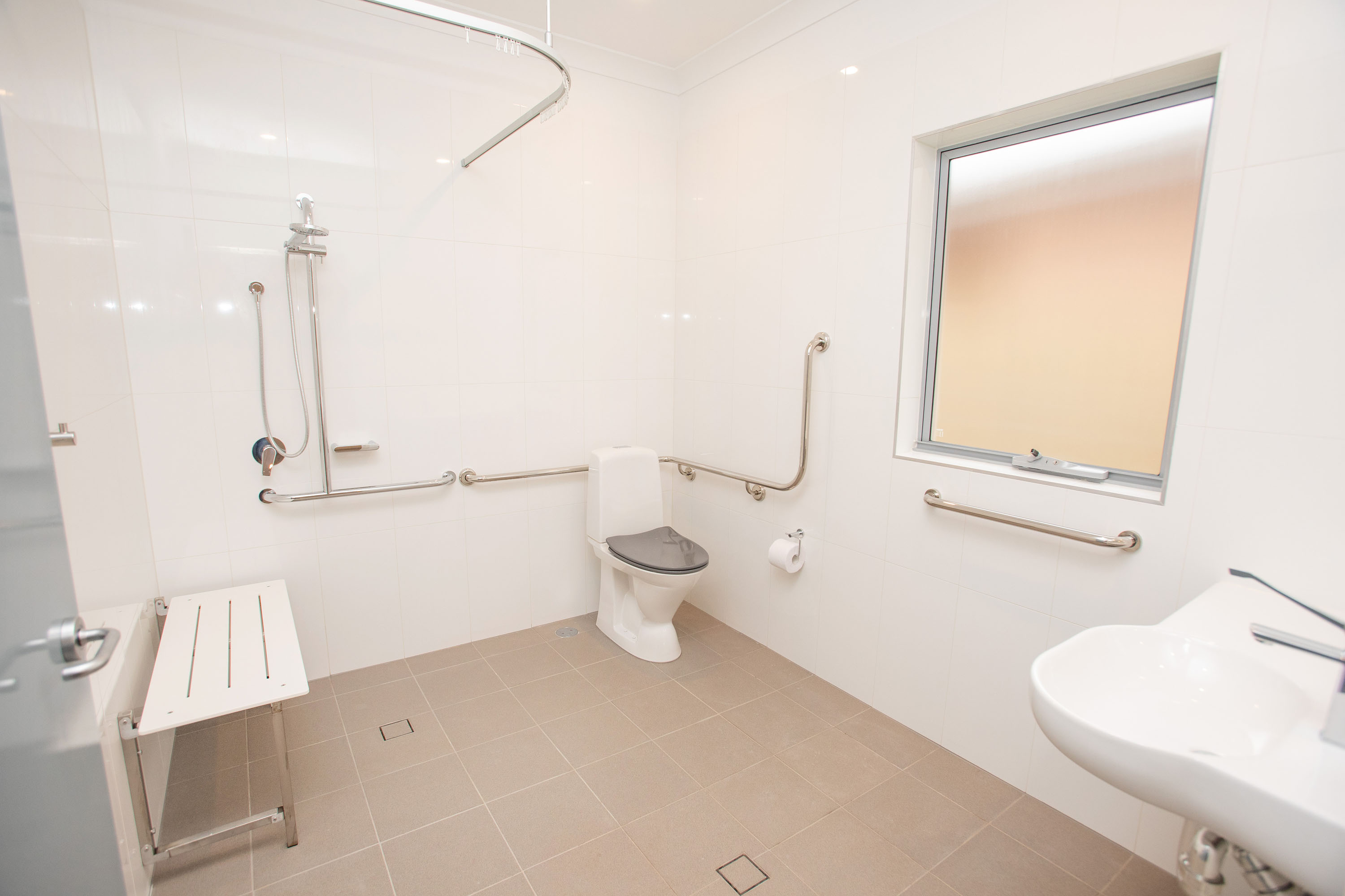 Contemporary, Fully Accessible Living in a Welcoming Wynnum West Community — Home image 6