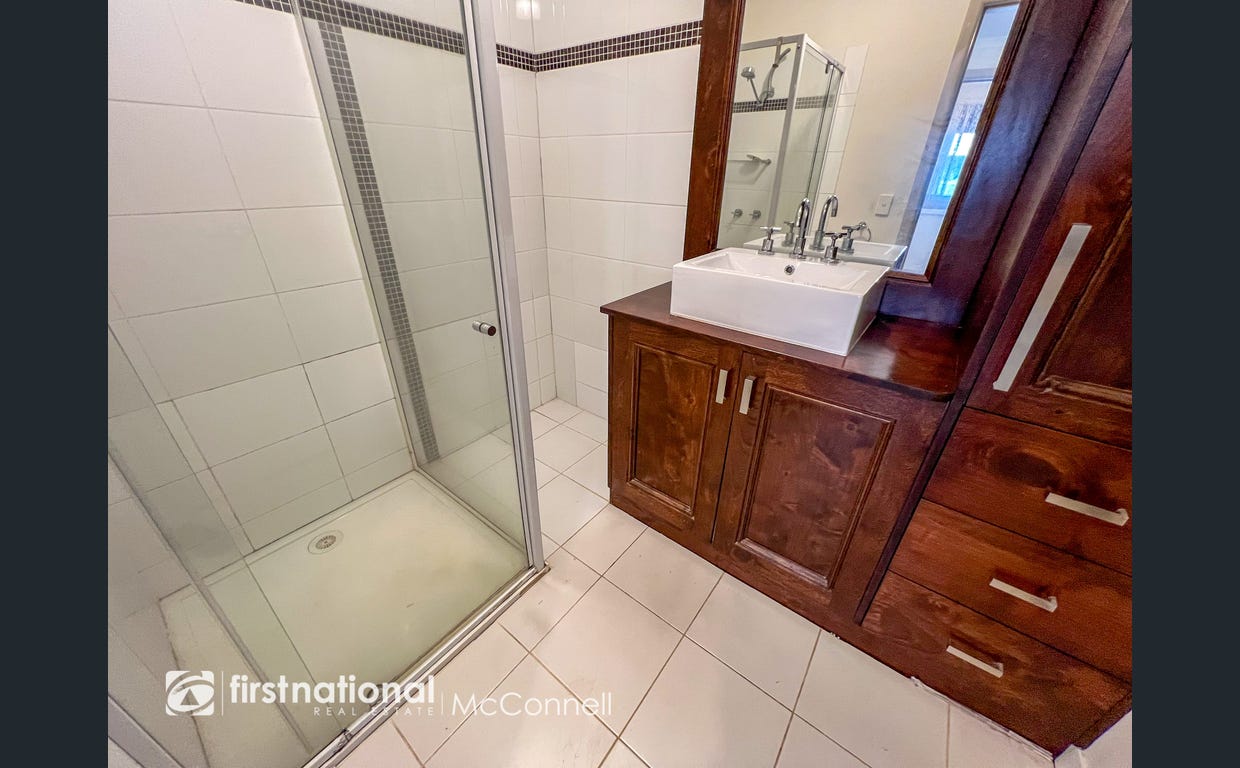 SIL HOUSE in Kyabram CBD — Home image 9