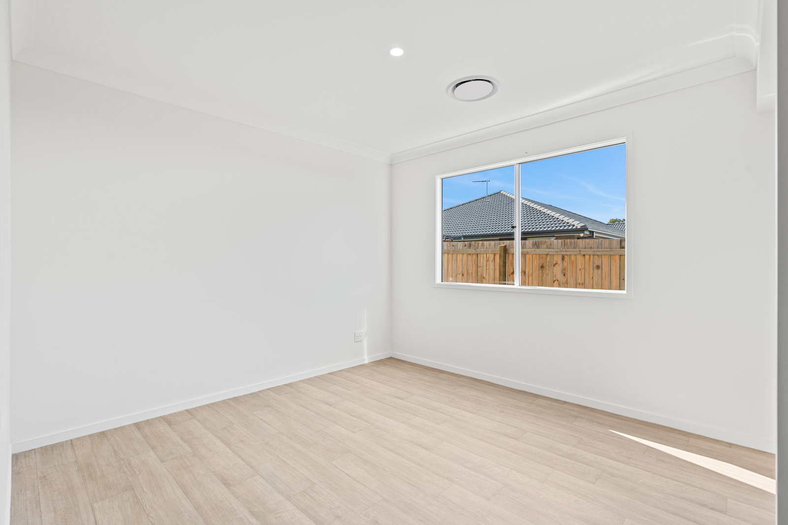1 Bedroom with OOA - Robust Property located at Logan Village — Home image 6